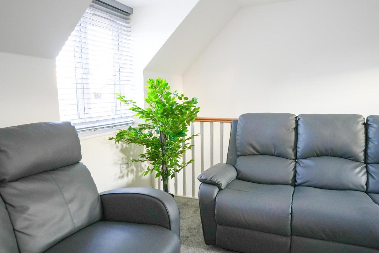 Stunning Two-Bedroom Apartment At A3Ree, Free Parking, Near Cribbs Causeway Mall Бристоль Экстерьер фото